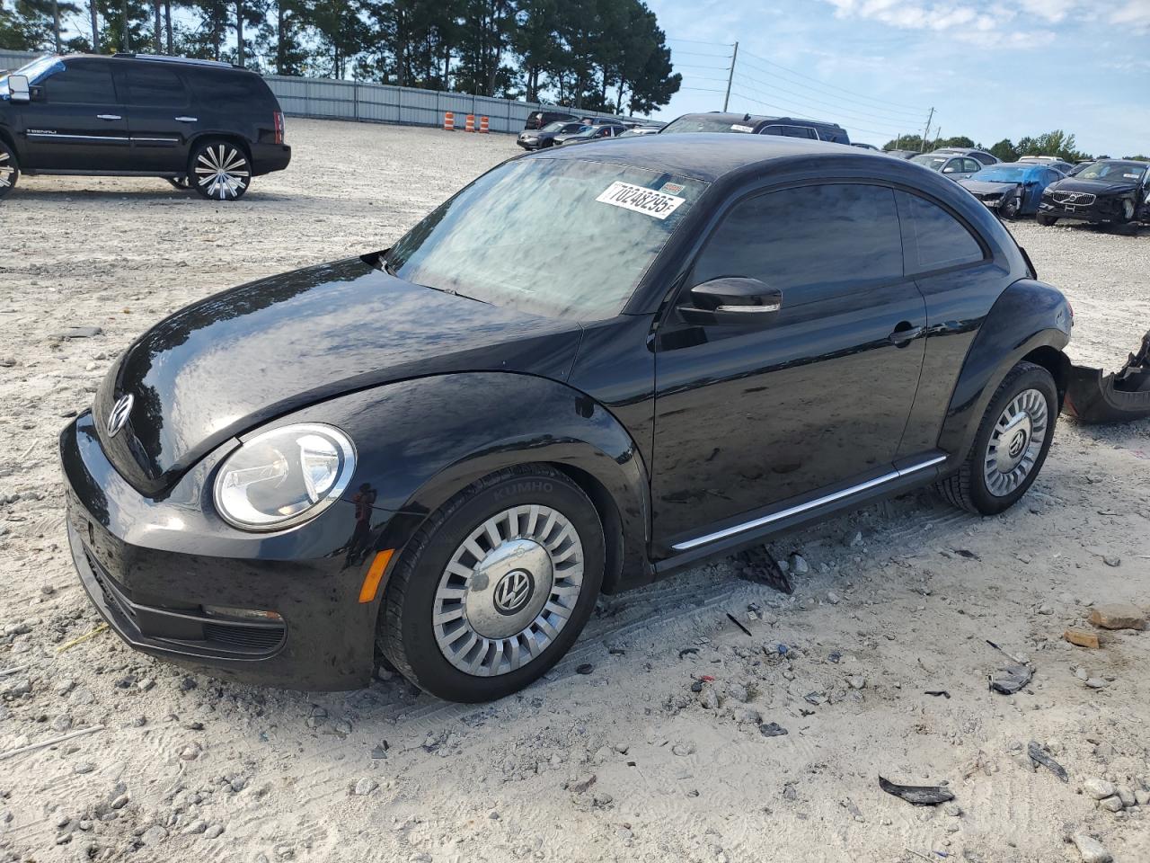 VOLKSWAGEN BEETLE 2013