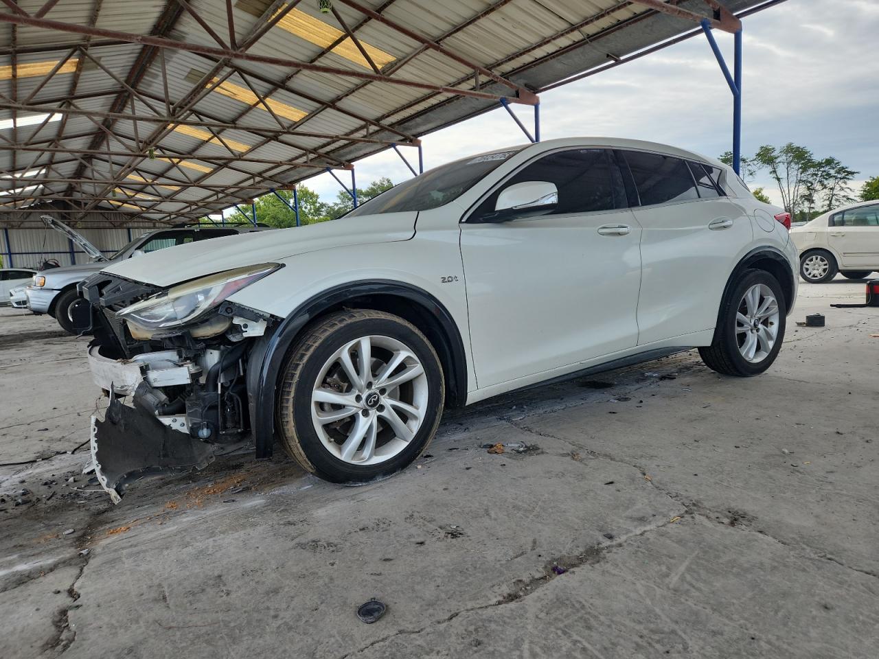 INFINITI QX30 BASE 2017