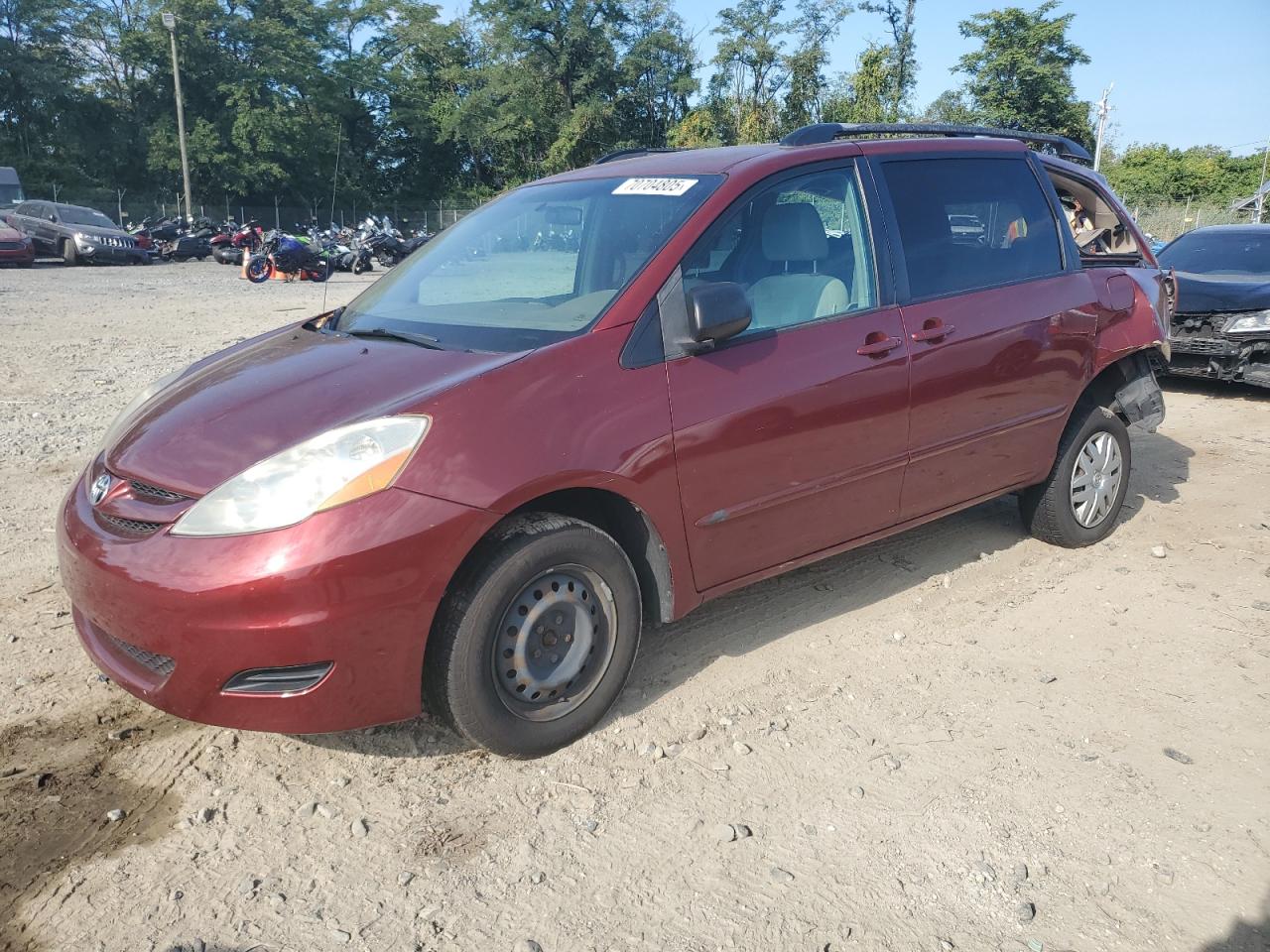 TOYOTA SIENNA CE 2010