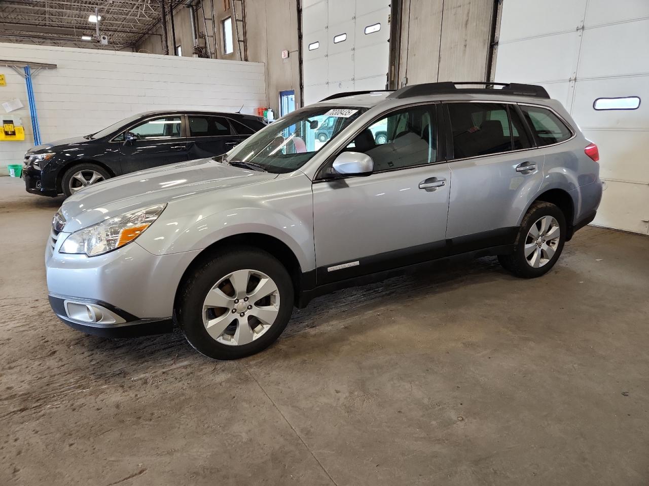 SUBARU OUTBACK 2. 2012