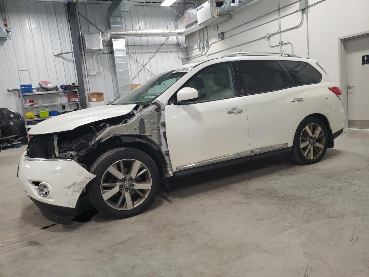 NISSAN PATHFINDER 2015