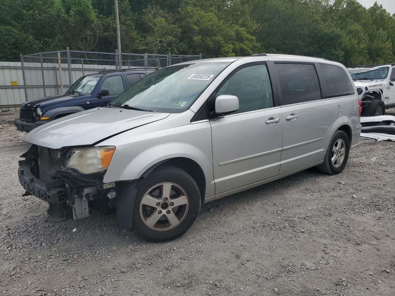 DODGE GRAND CARAVAN CREW 2011