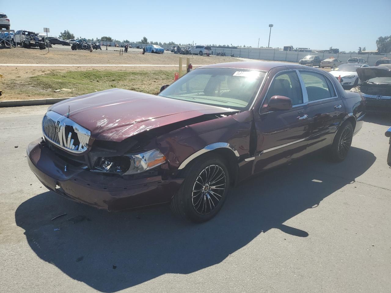 LINCOLN TOWN CAR SIGNATURE LIMITED 2011