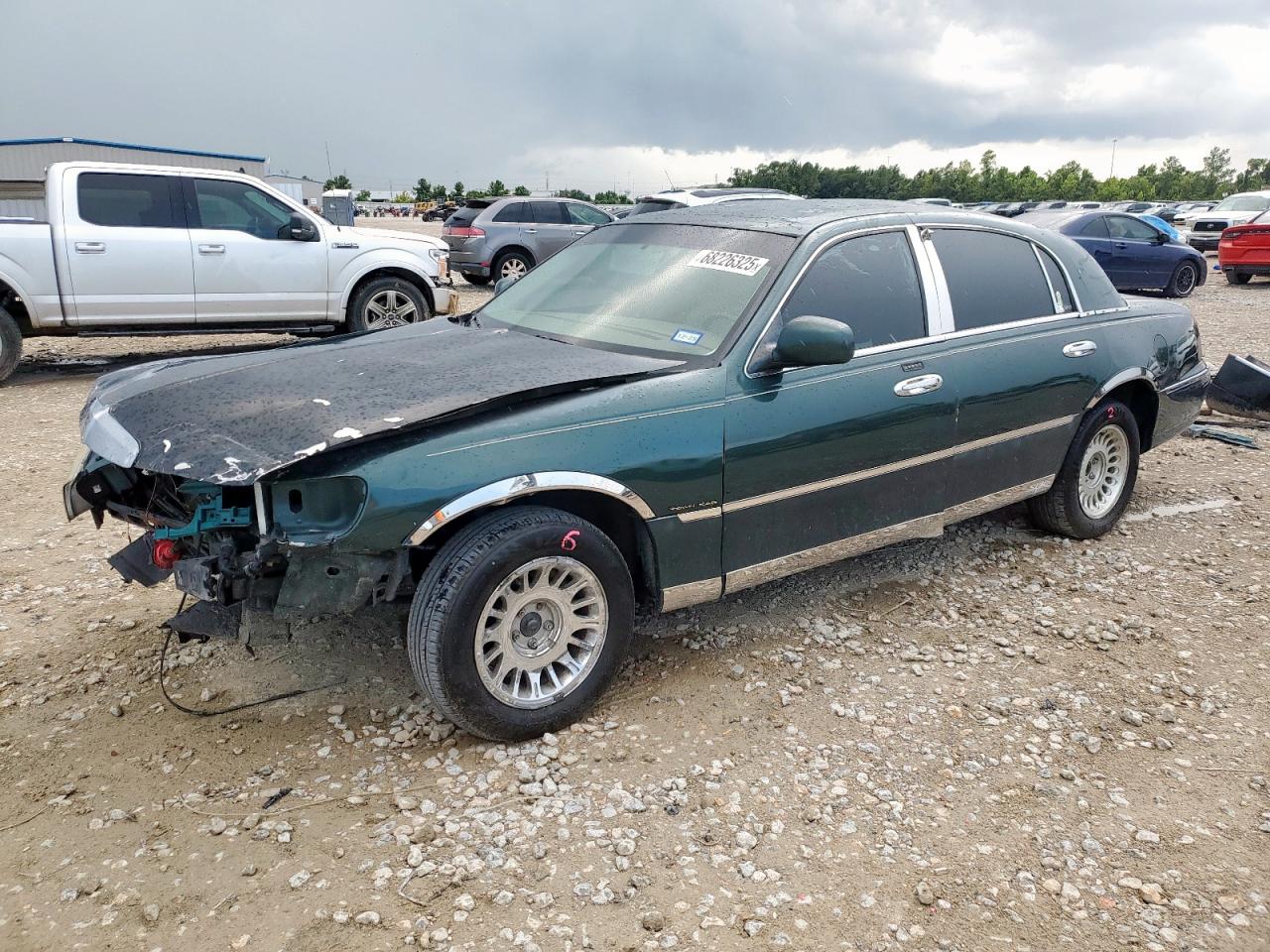 LINCOLN TOWN CAR E 2000