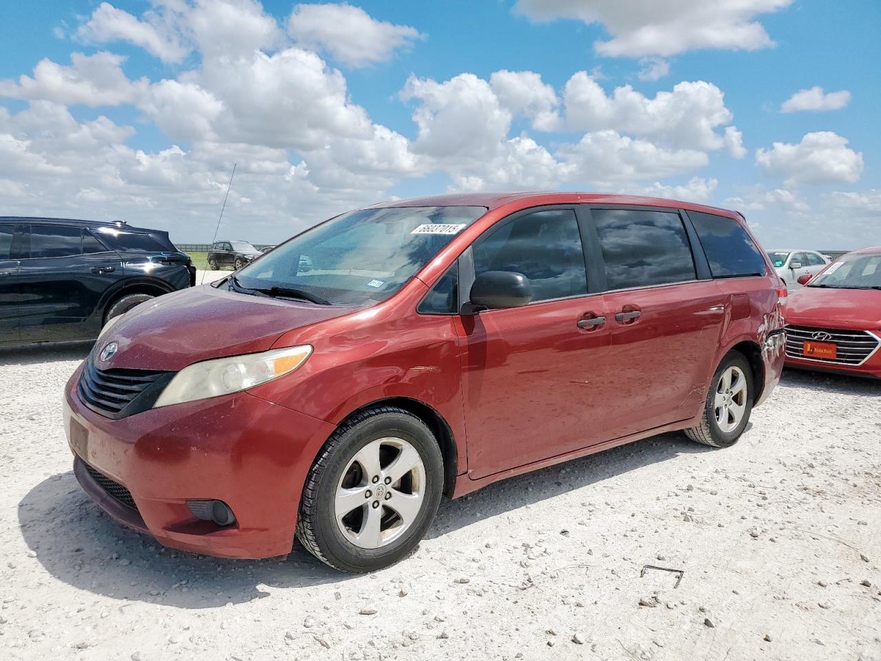 TOYOTA SIENNA 2013