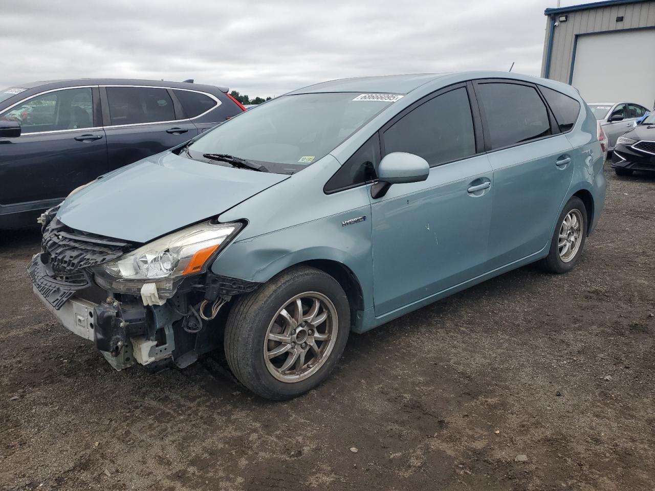 TOYOTA PRIUS V 2015