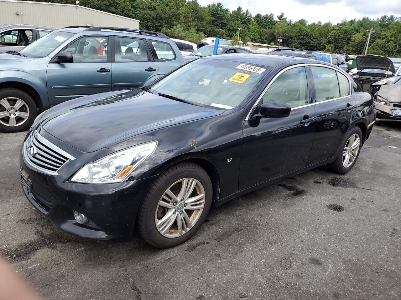 INFINITI Q40 2015