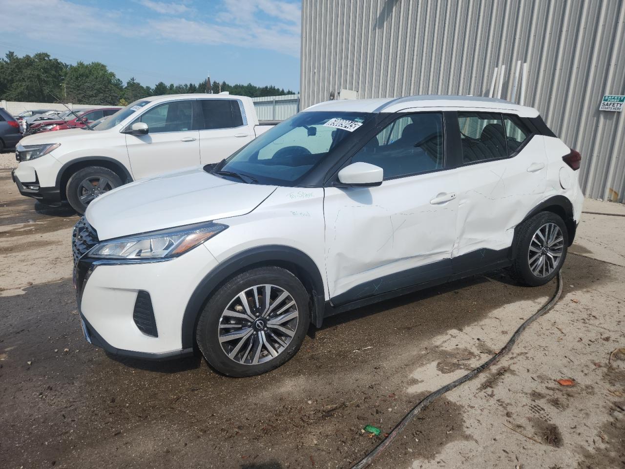 NISSAN KICKS SV 2023