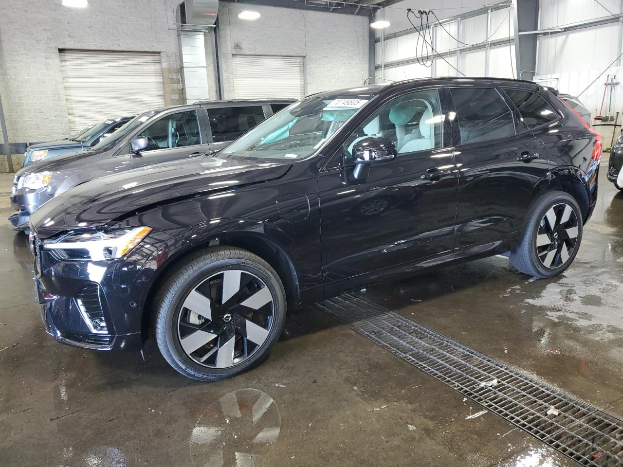 VOLVO XC60 PLUS 2025