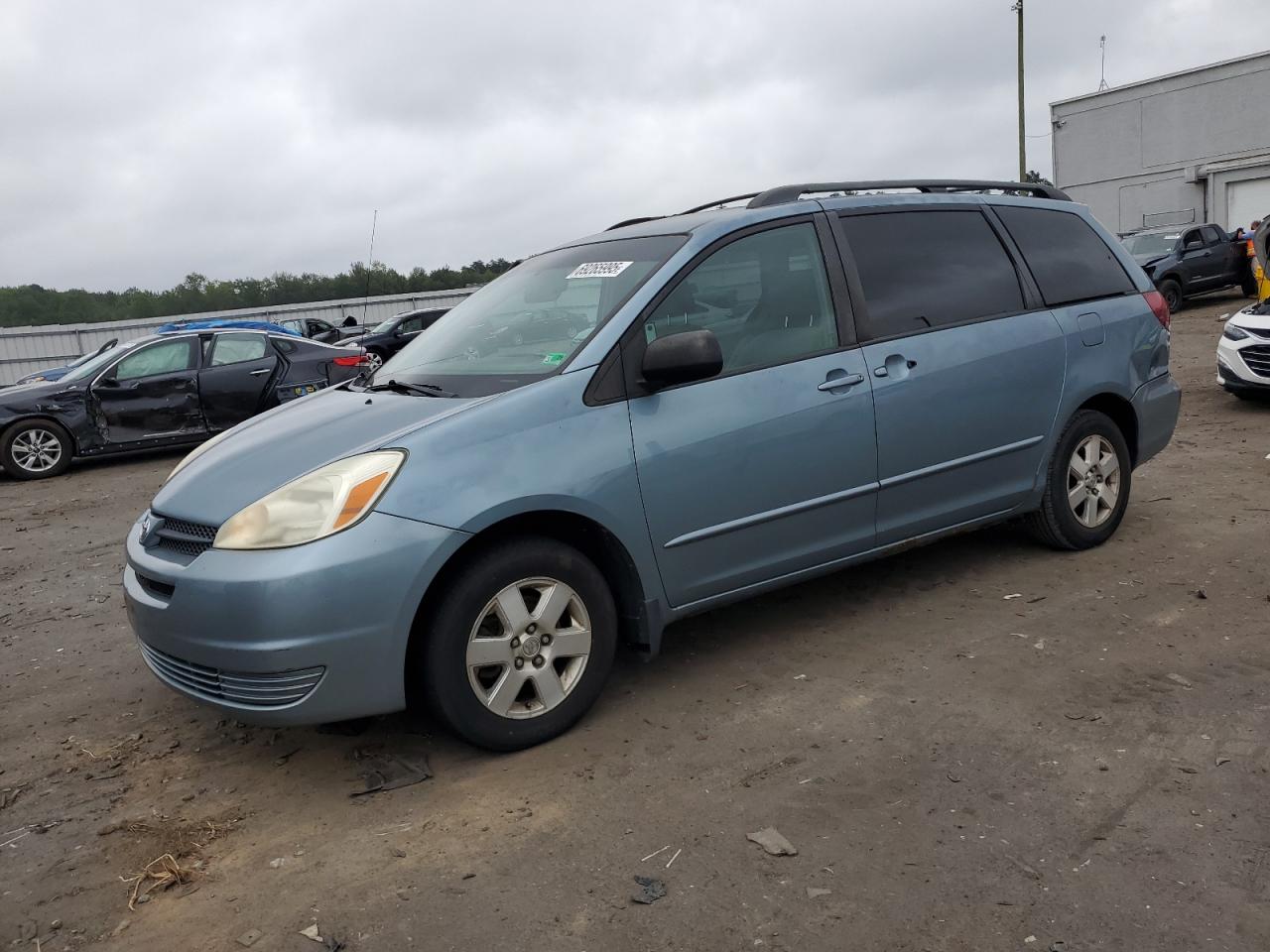 TOYOTA SIENNA CE 2005