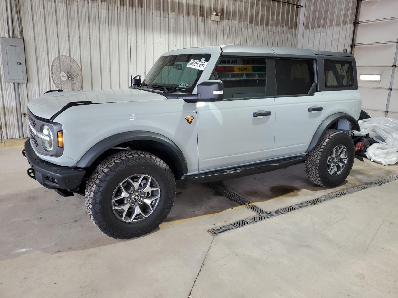 FORD BRONCO BAS 2023