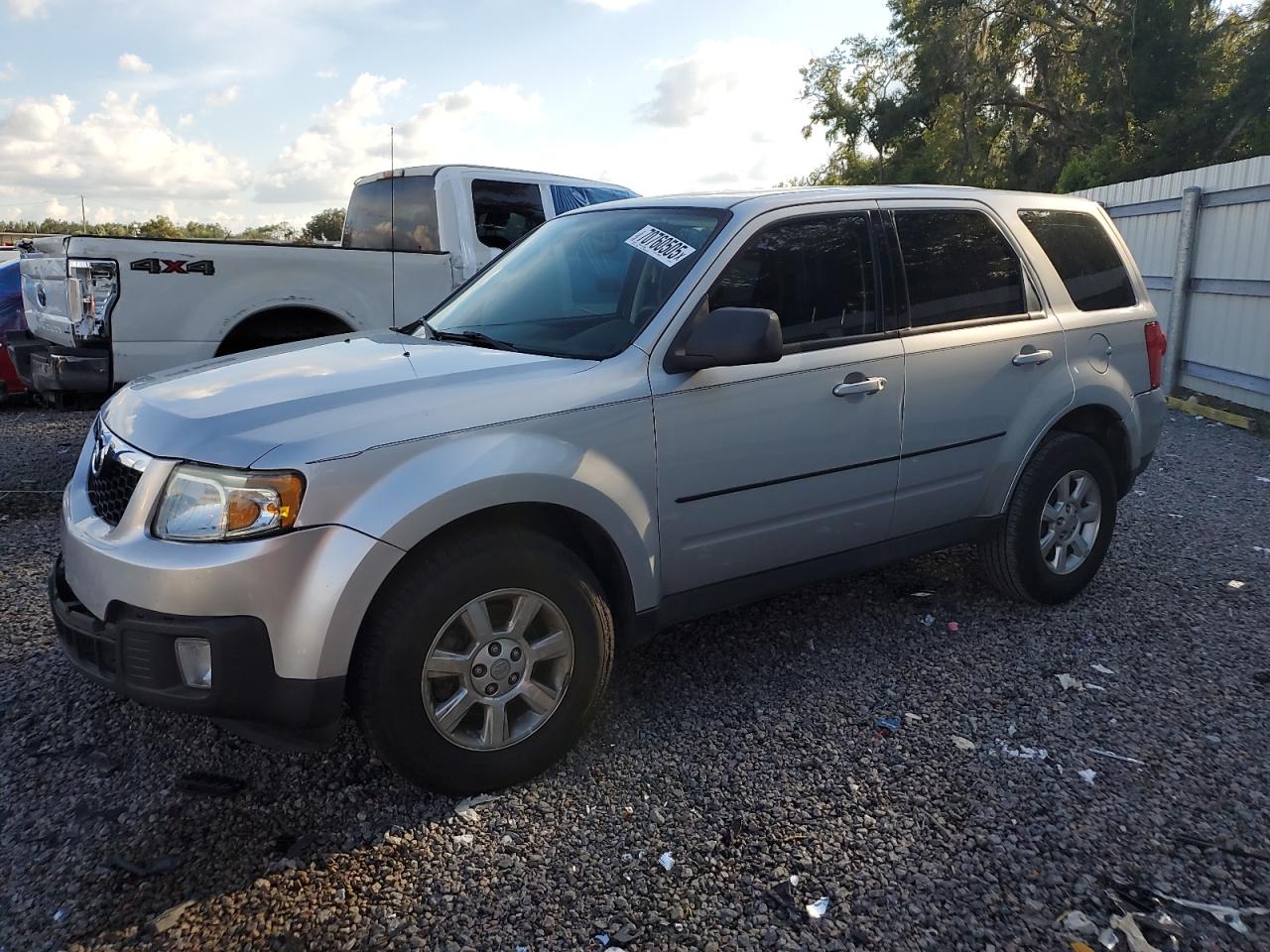 MAZDA TRIBUTE I 2010