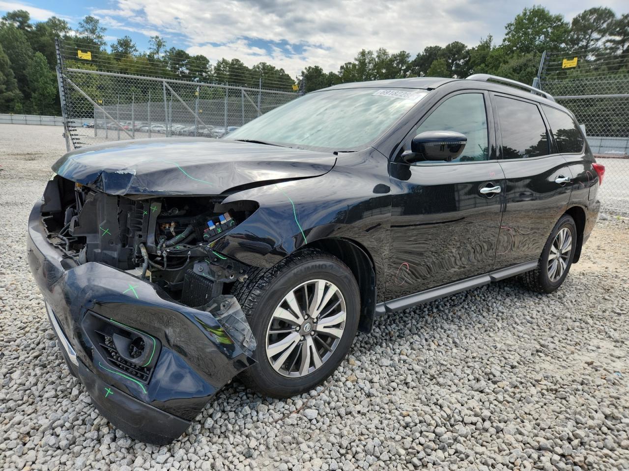 NISSAN PATHFINDER 2017