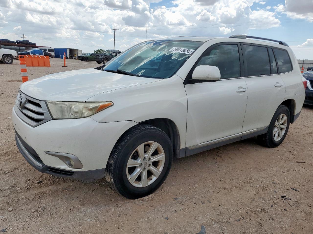TOYOTA HIGHLANDER BASE 2011