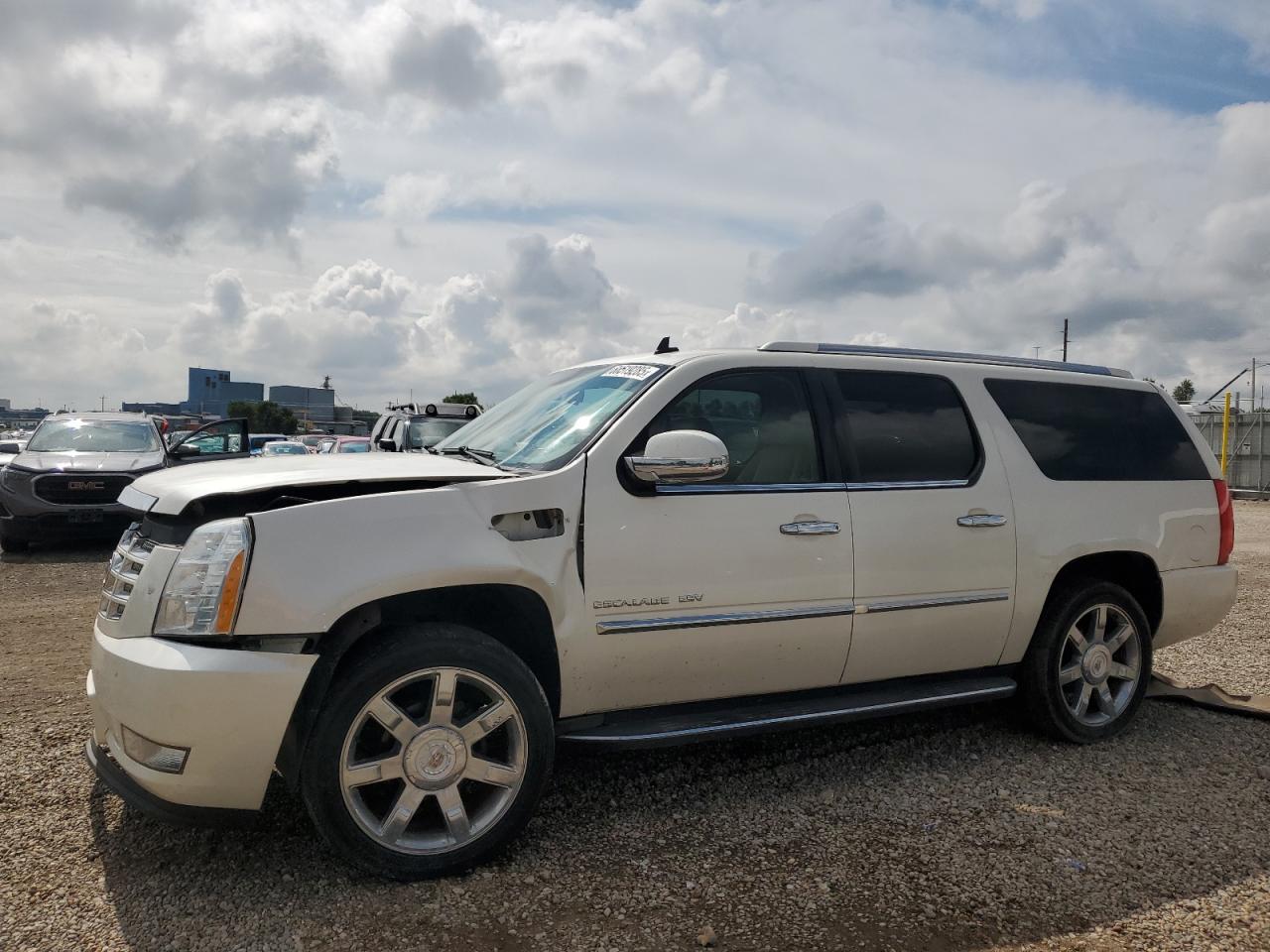 CADILLAC ESCALADE ESV LUXURY 2010