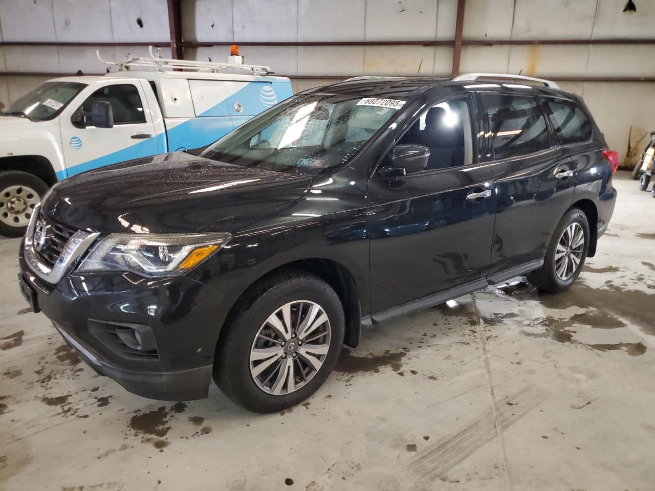 NISSAN PATHFINDER 2017