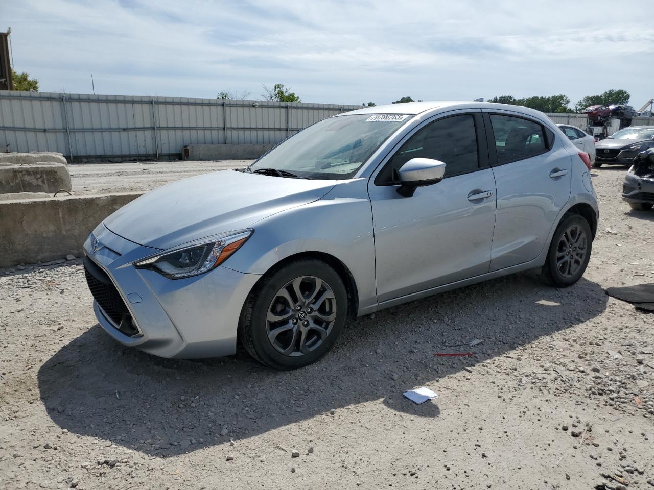 TOYOTA YARIS LE 2020