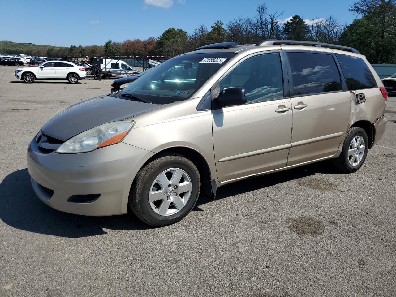 TOYOTA SIENNA CE 2009