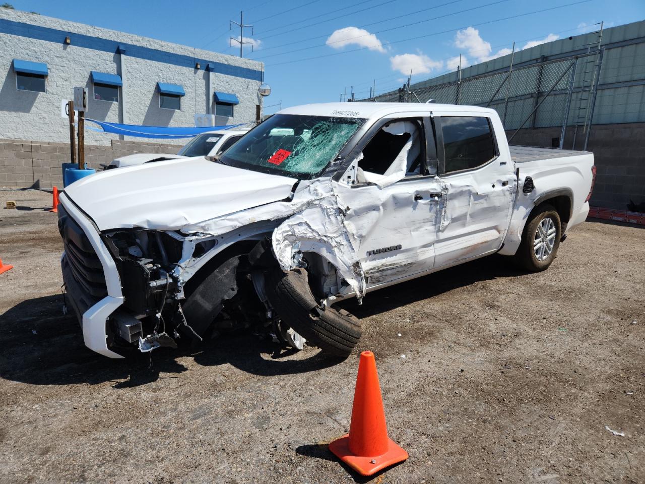 TOYOTA TUNDRA CRE 2025