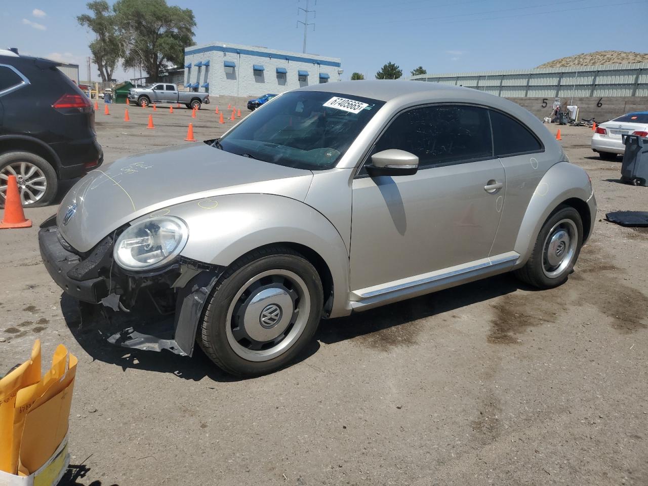 VOLKSWAGEN BEETLE 2012