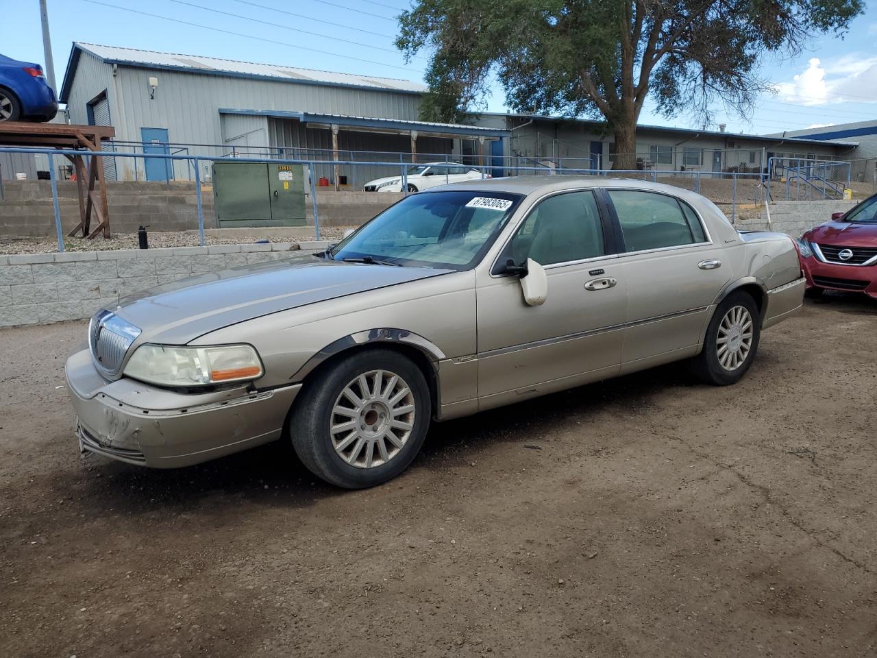 LINCOLN TOWN CAR S 2005