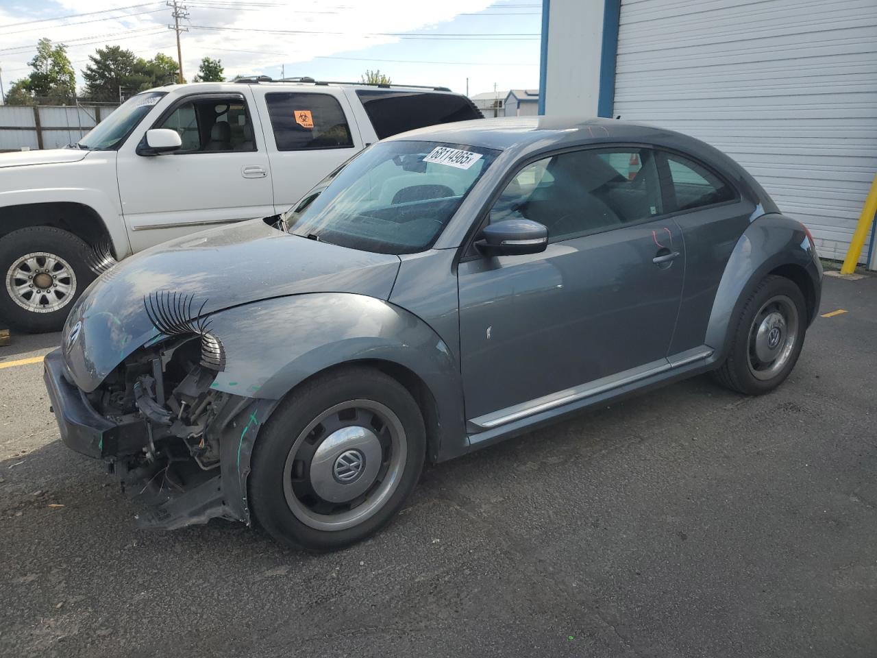 VOLKSWAGEN BEETLE 2012