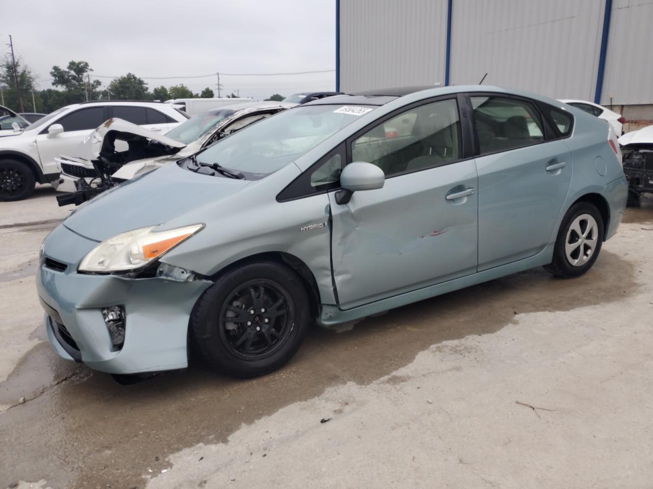 TOYOTA PRIUS 2013