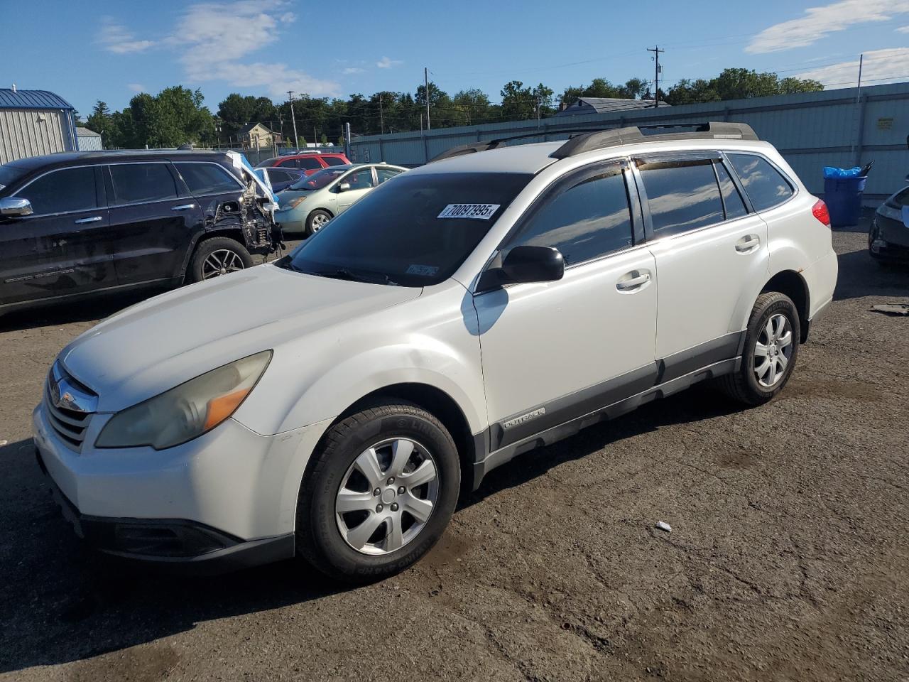 SUBARU OUTBACK 2. 2011