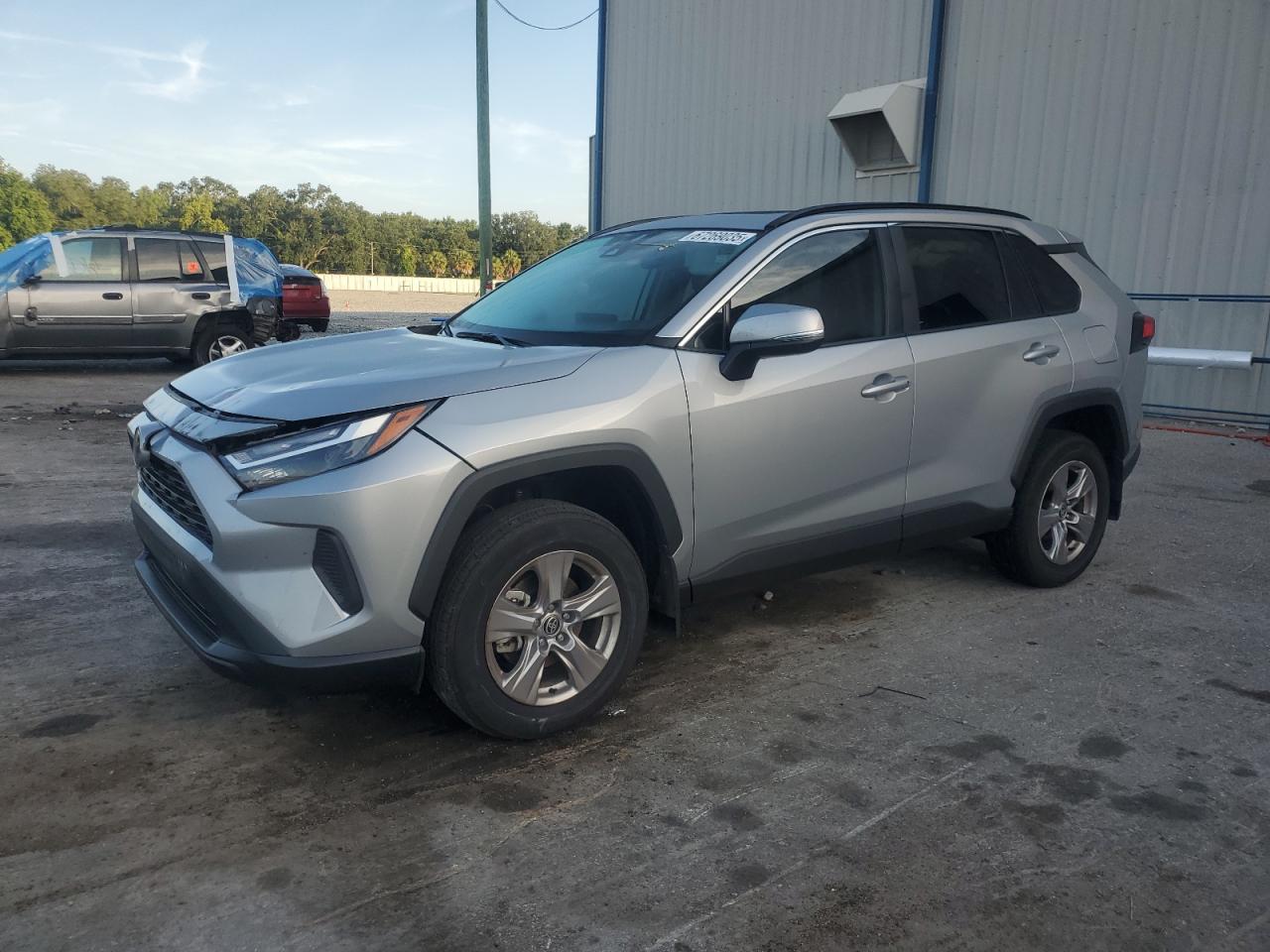 TOYOTA RAV4 XLE 2024