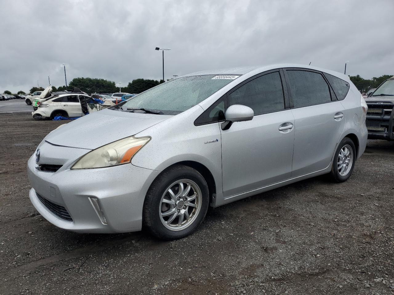 TOYOTA PRIUS V 2012