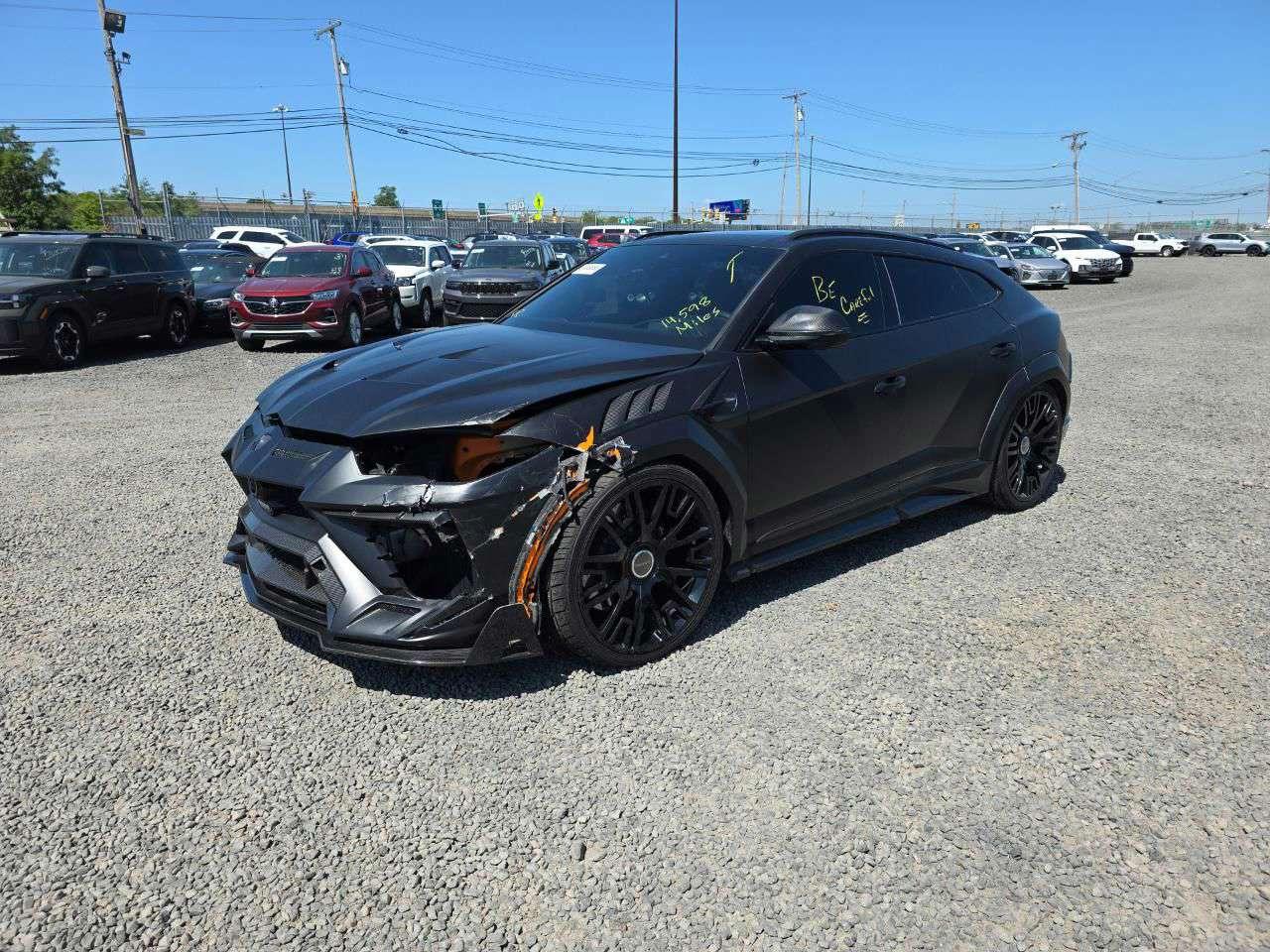 LAMBORGHINI URUS 2021