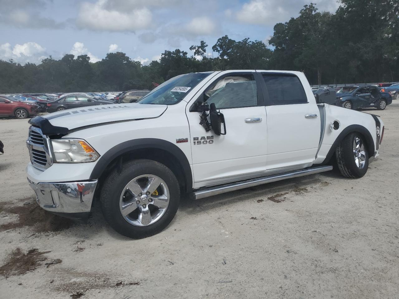 RAM 1500 SLT 2017