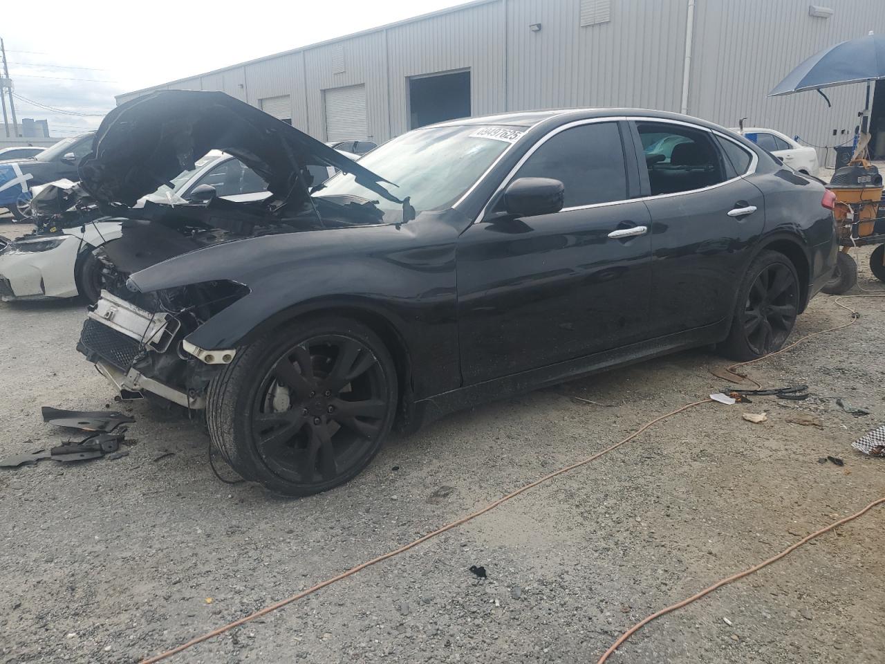 INFINITI M37 2013