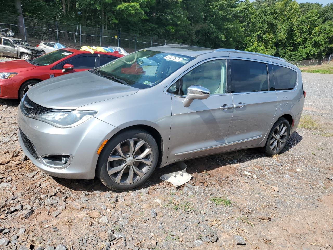 CHRYSLER PACIFICA L 2017