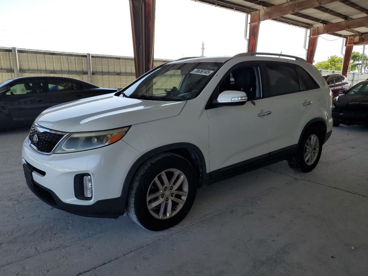 KIA SORENTO LX 2014