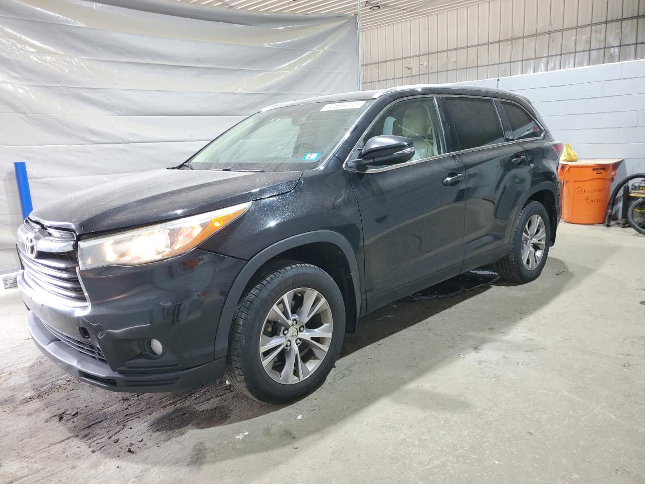 TOYOTA HIGHLANDER 2015