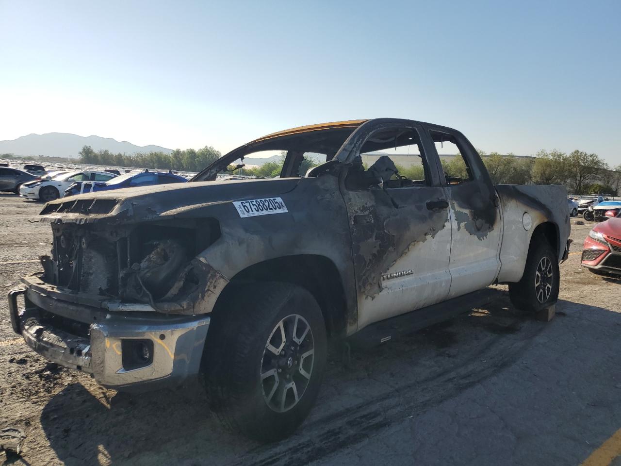TOYOTA TUNDRA DOU 2017