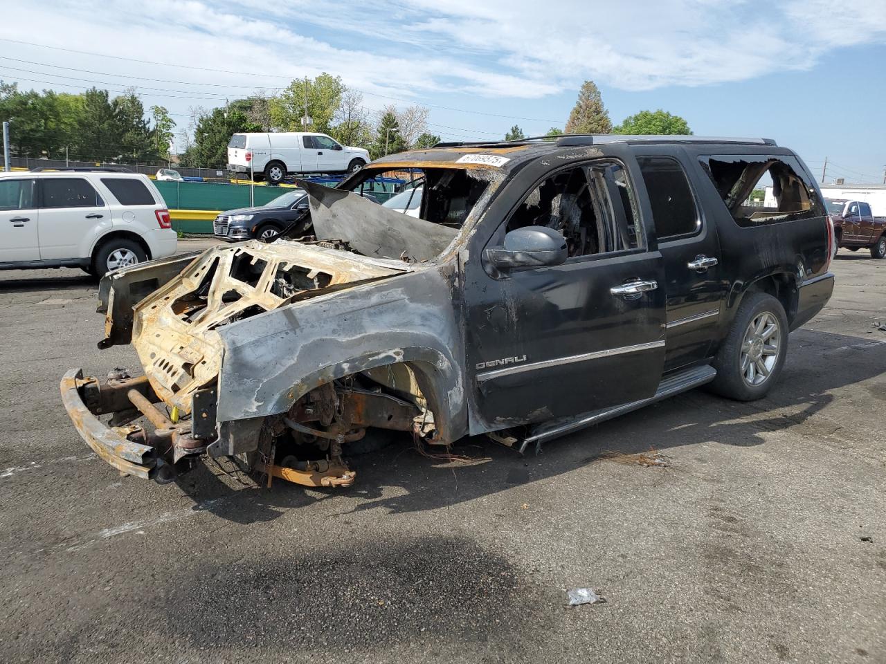GMC YUKON XL D 2013