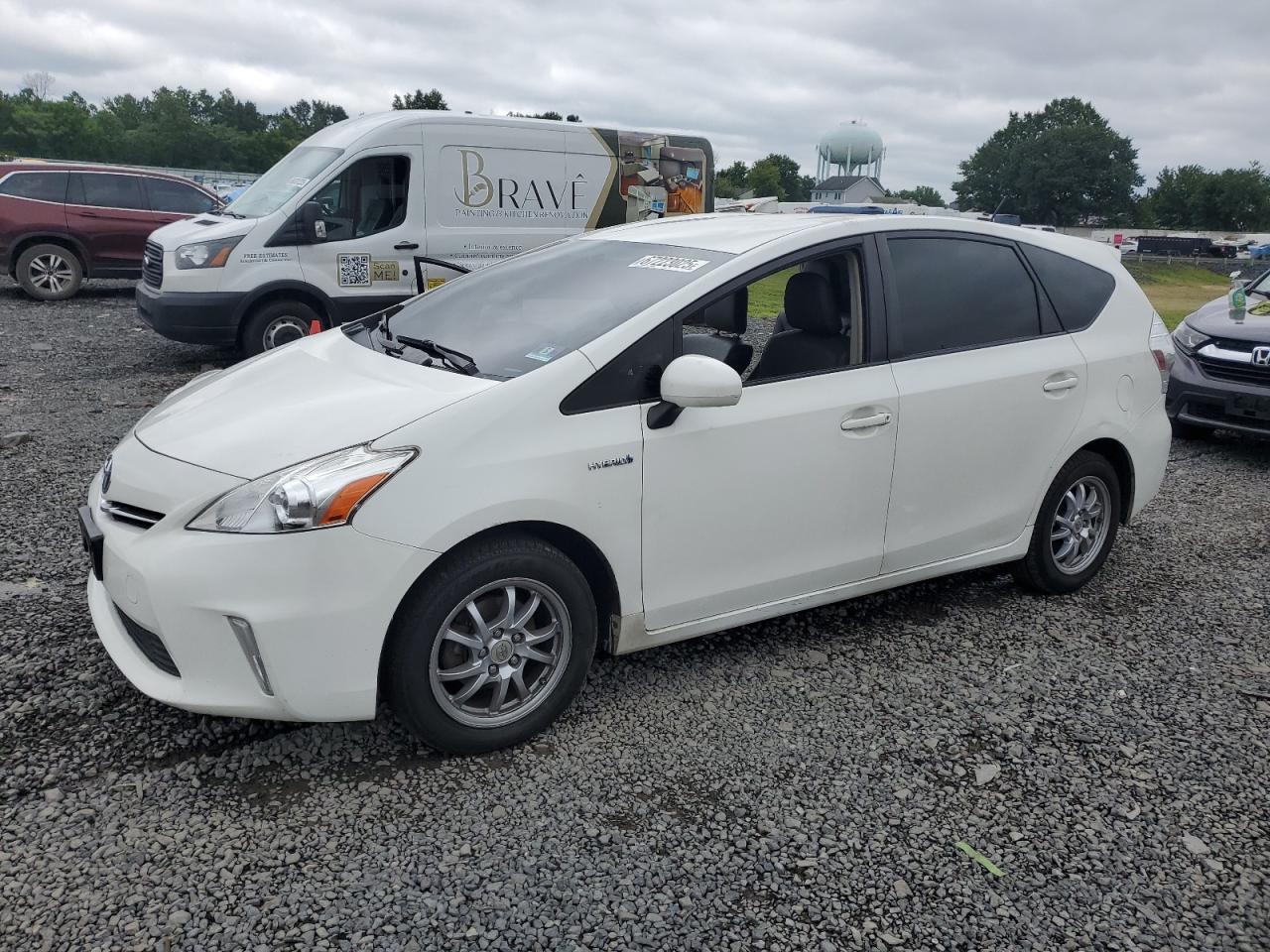 TOYOTA PRIUS V 2012