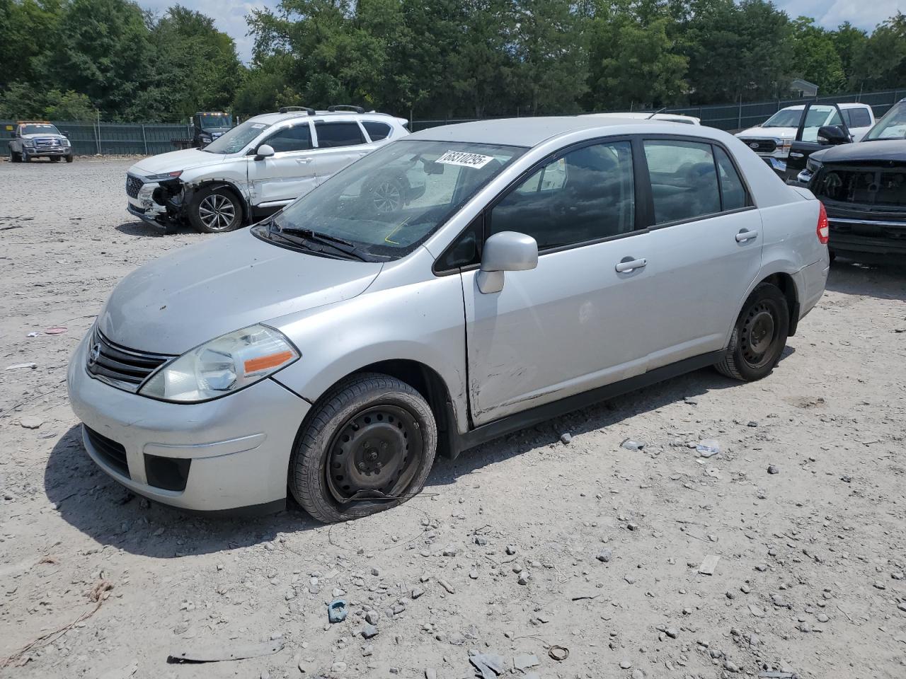 NISSAN VERSA 2010