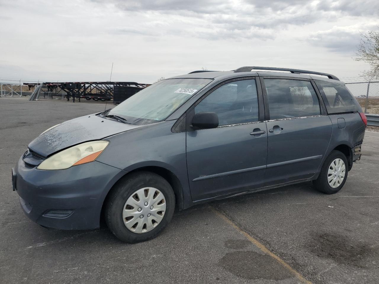 TOYOTA SIENNA CE 2006