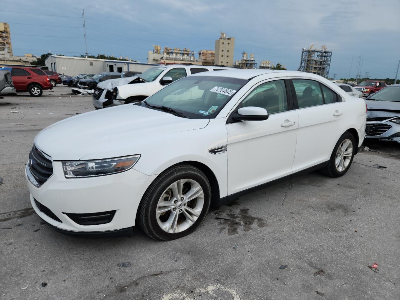 FORD TAURUS SEL 2016
