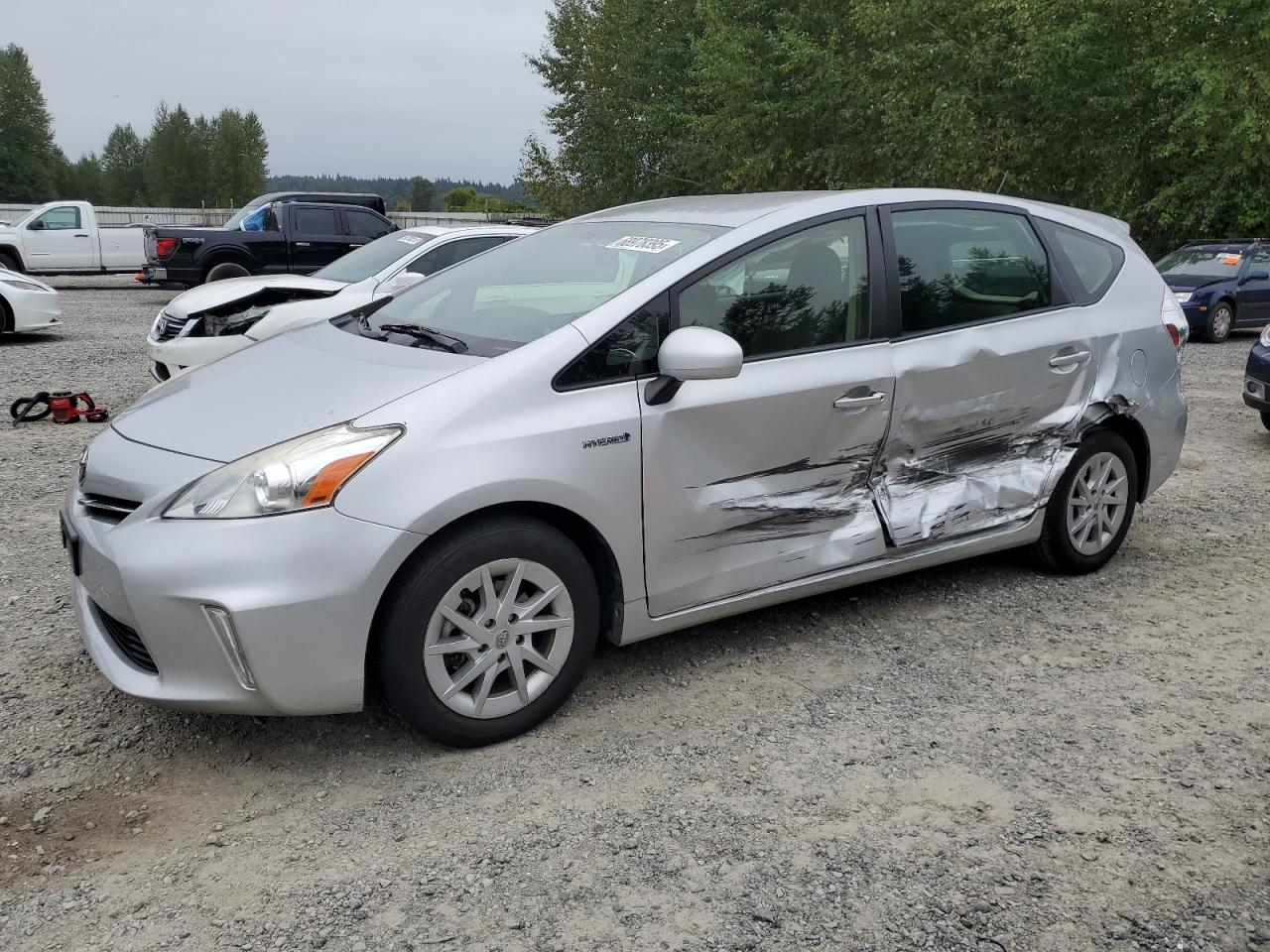 TOYOTA PRIUS V 2012