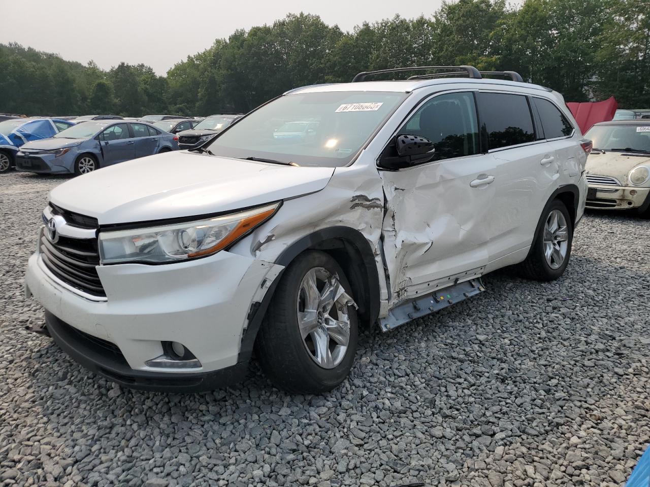 TOYOTA HIGHLANDER 2016