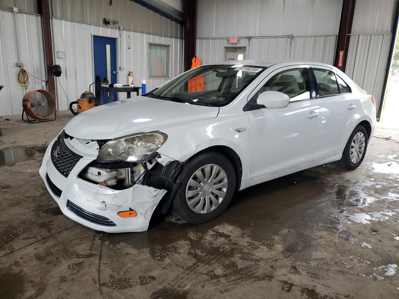 SUZUKI KIZASHI S 2011