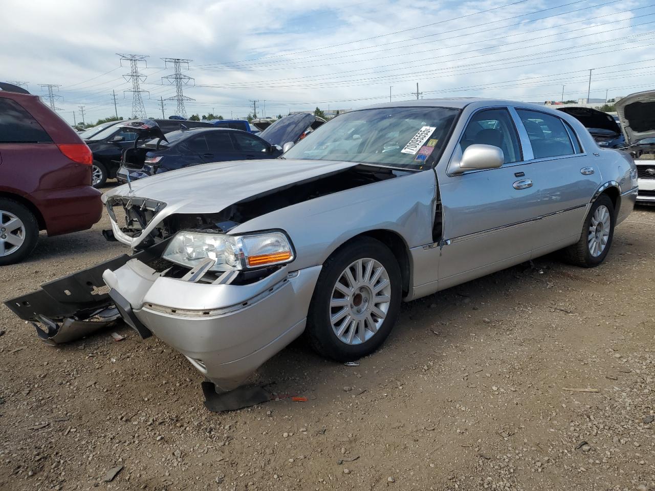 LINCOLN TOWN CAR S 2005