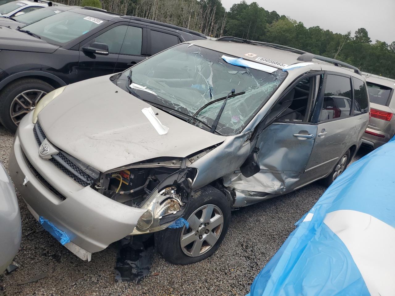 TOYOTA SIENNA CE 2004