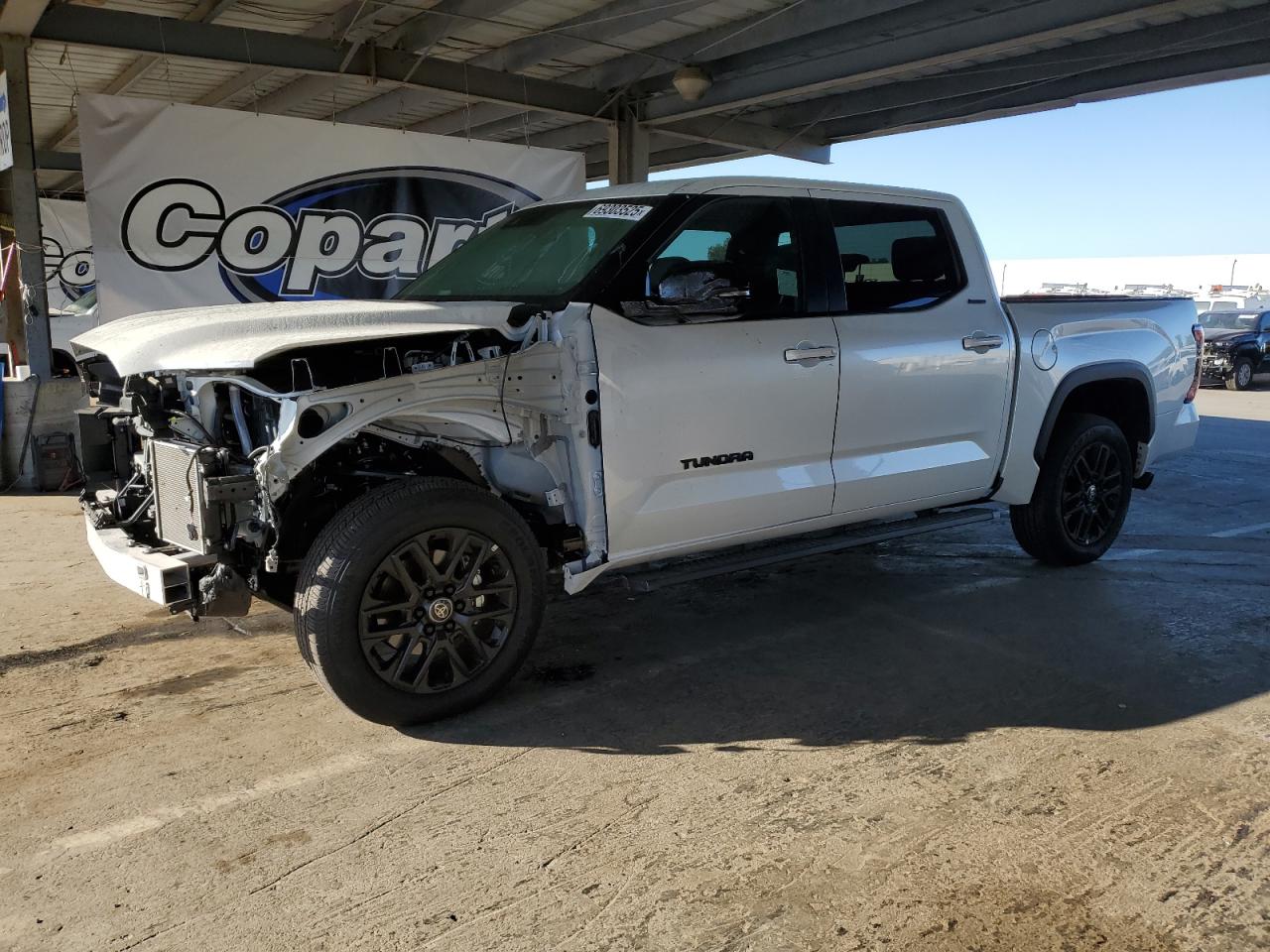 TOYOTA TUNDRA CREWMAX LIMITED 2025