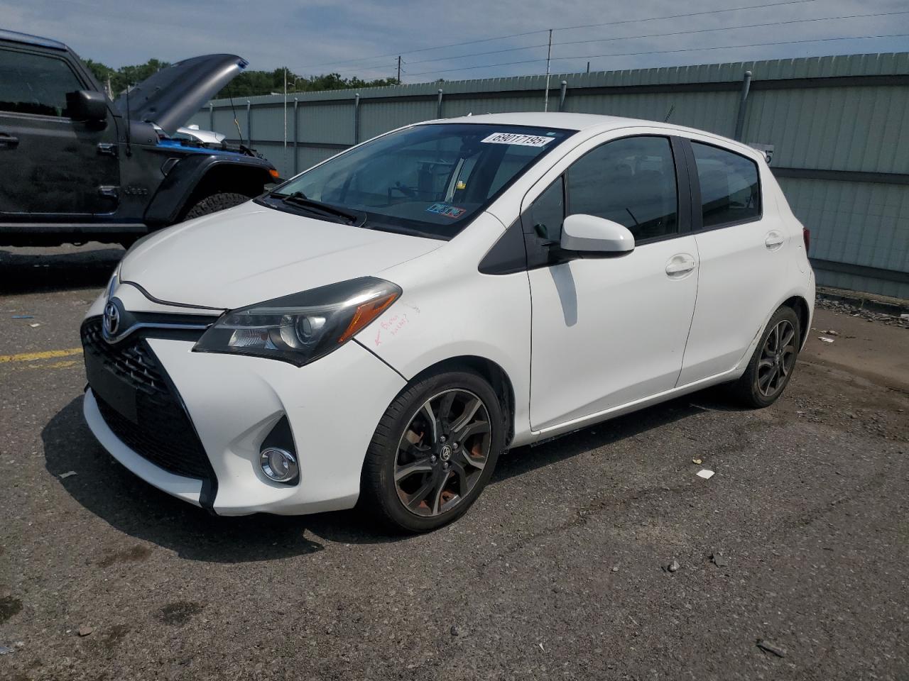 TOYOTA YARIS 2015