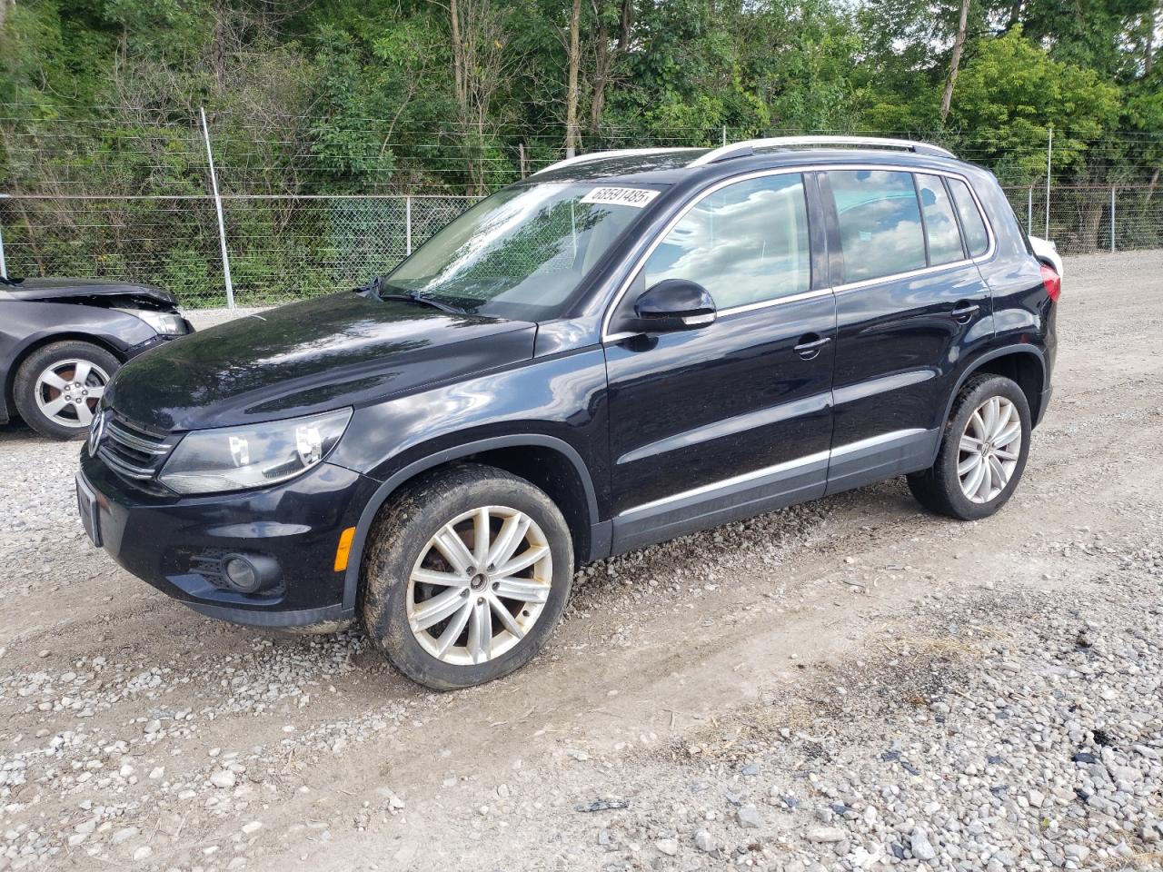 VOLKSWAGEN TIGUAN S 2013